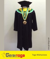 Toga Wisuda Mahasiswa